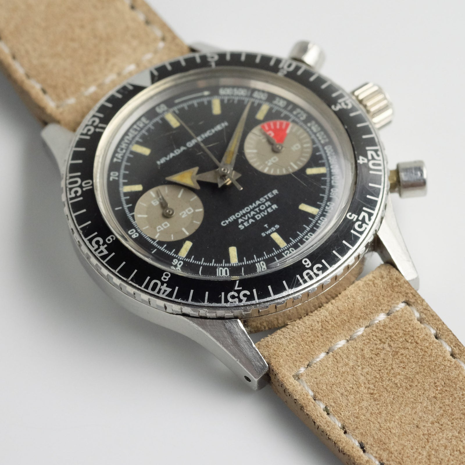 スイス　ネフヴィンテージ　コンツーラ Nivada Grenchen Chronomaster Aviator Sea Diver with Grey Subdials