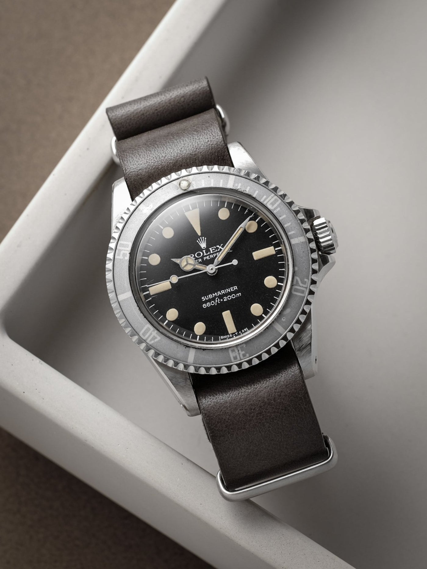 Gris NATO Single-Piece Leather Watch Strap Veblenist – VEBLENIST